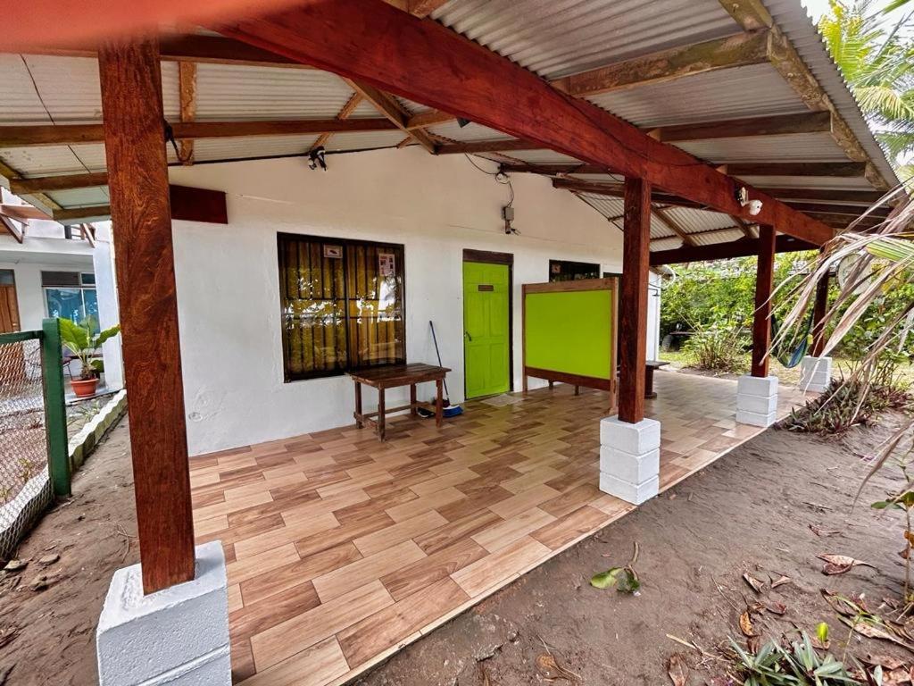 Hotel Casa turtle Bogue à Tortuguero Extérieur photo